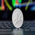 Litecoin rebounds 7% as smart contracts drive network growth, eyes $1,000 target
